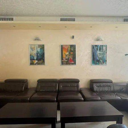 Bratanov Iris Studio Apartamento