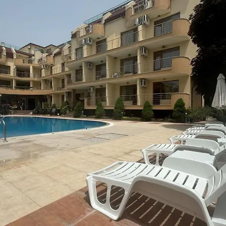 Bratanov Iris Studio Apartamento