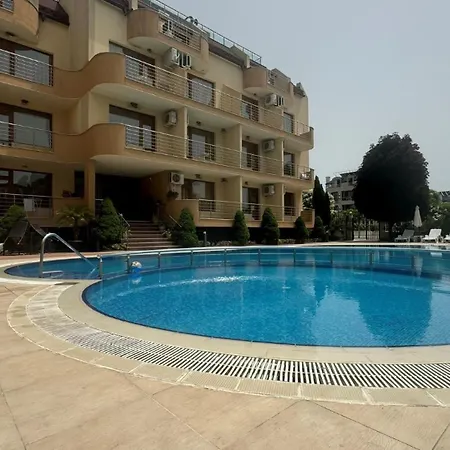Apartment Bratanov Iris Studio *